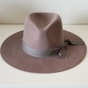 Gigi Pip Hannah Fedora